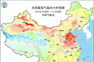 疯狂要点球！塔吉克头球顶到刘洋脸上，塔吉克球员疯狂示意是手球